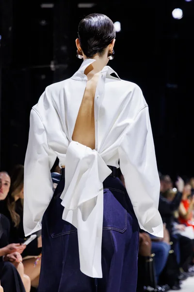 Look 48